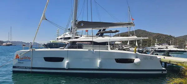 Ares X - Fountaine Pajot Isla 40
