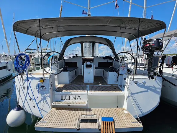Luna - Sun Odyssey 490