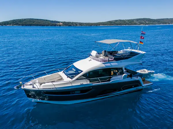 Grace II - Sealine F430