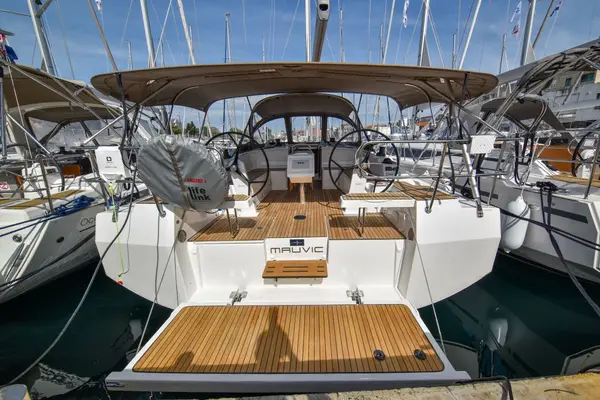 Mauvic - Bavaria C42