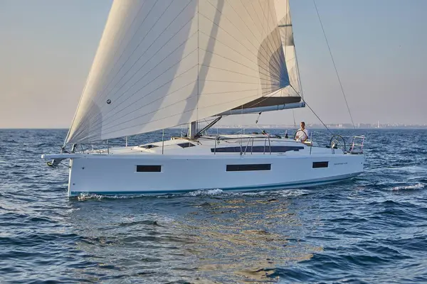 Lucia - Sun Odyssey 410