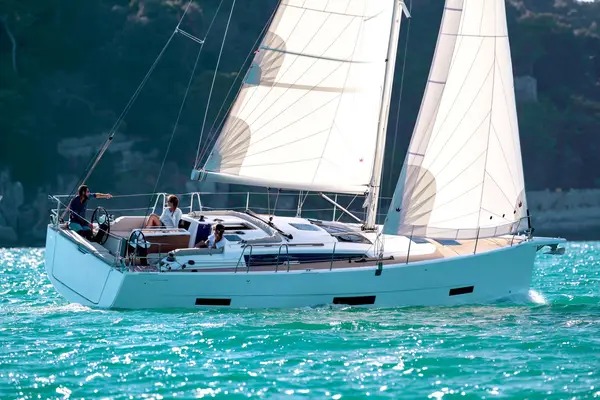Juleroga3 - Dufour 390