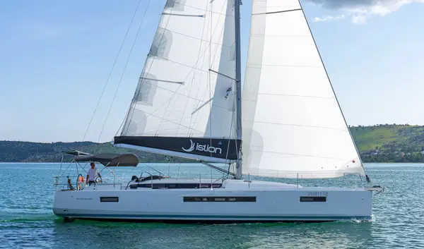 First Ride - Sun Odyssey 490