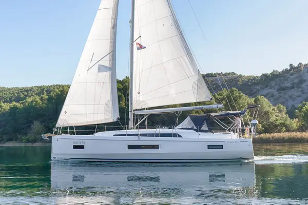 First Touch - Oceanis 40.1