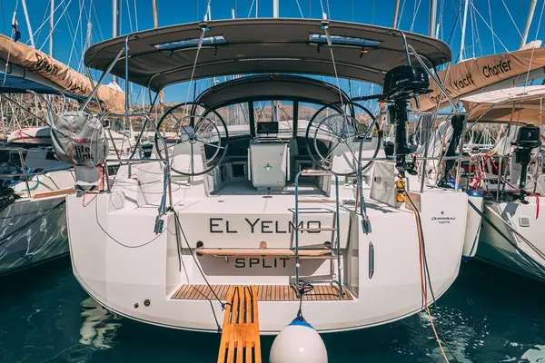 El Yelmo - Jeanneau 54