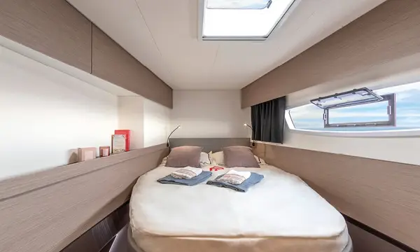 Halle Berry - Fountaine Pajot Elba 45