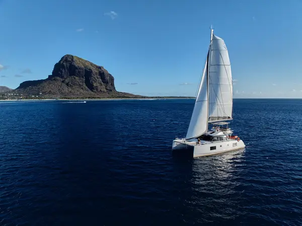 Sea Spirit III - Nautitech 46 Fly