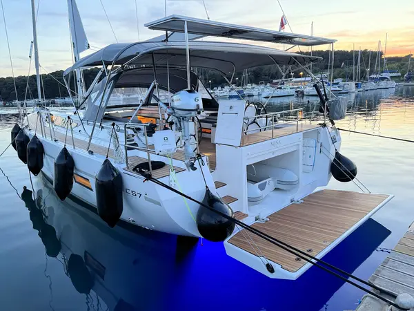 Mina - Bavaria C57 Style