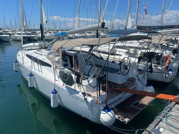 Princess Lara - Sun Odyssey 380