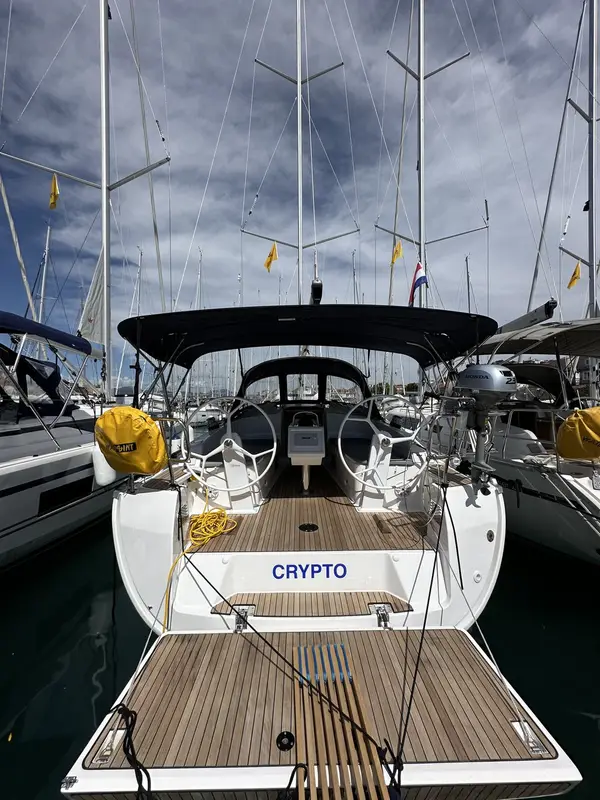 Crypto - Bavaria Cruiser 37