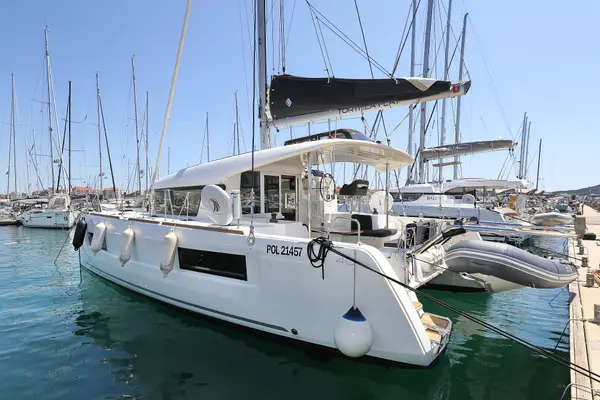 Tortilla Flat - Lagoon 40