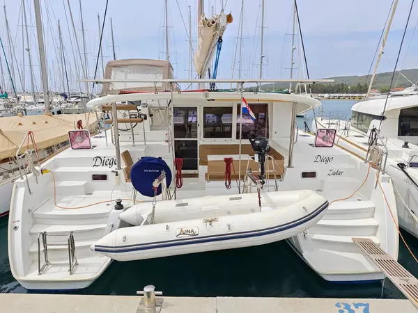 Diego - Lagoon 400 S2