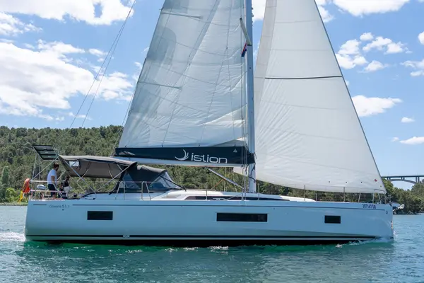 First Friendship - Oceanis 51.1