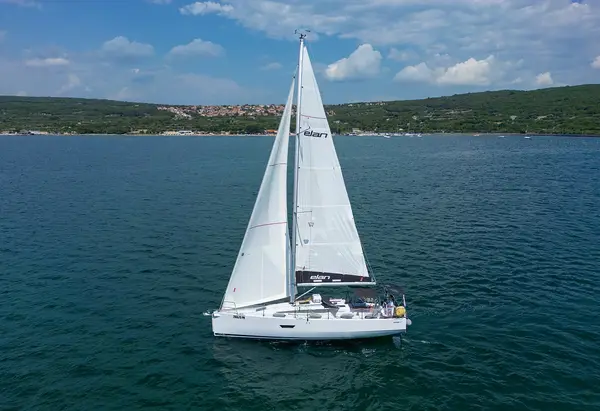 Lipa - Elan E4