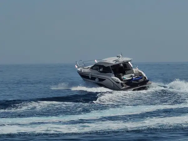 Villa Jahta - Bavaria SR36HT