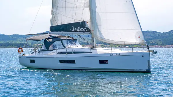 First Heartbeat - Oceanis 51.1