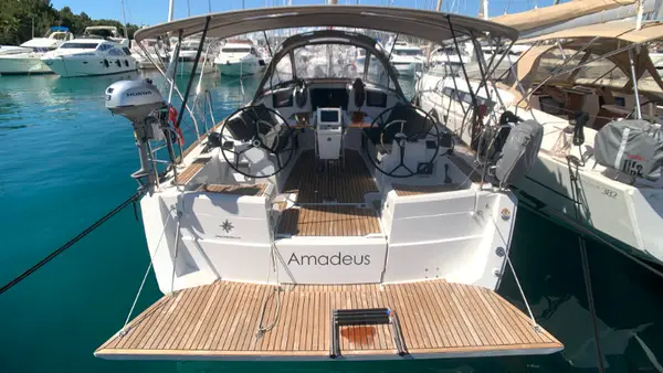 Amadeus - Sun Odyssey 389