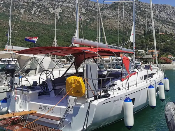 Blue sky - Oceanis 46.1