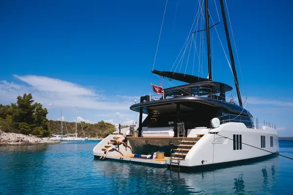 n + 1 - Sunreef 70