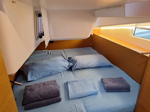 Francoise - Sun Odyssey 490