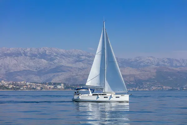 Anima Maris II - Oceanis 38.1