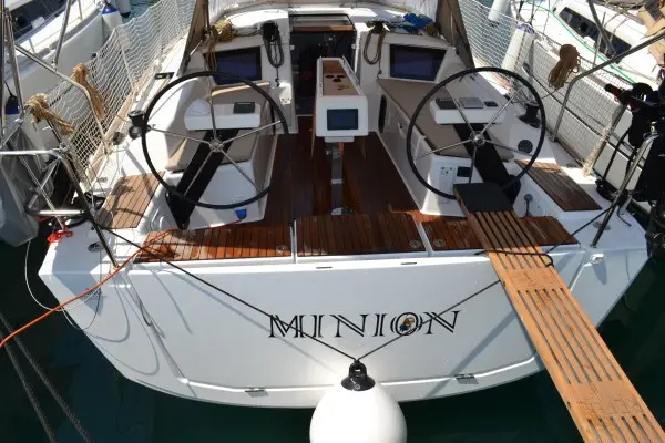 Minion - Dufour 360 GL