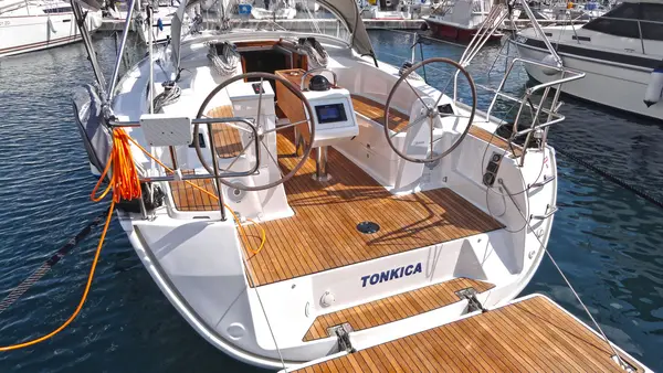 Tonkica - Bavaria Cruiser 34