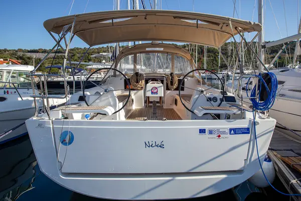 Niké - Dufour 382 GL