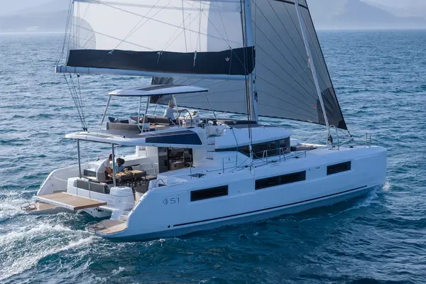 Queen Alexandra - Lagoon 51