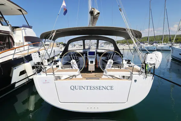 Quintessence - Hanse 418