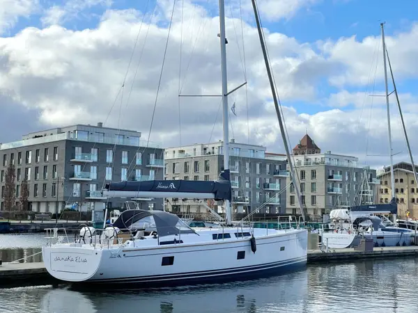 Namaka Elua - Hanse 458