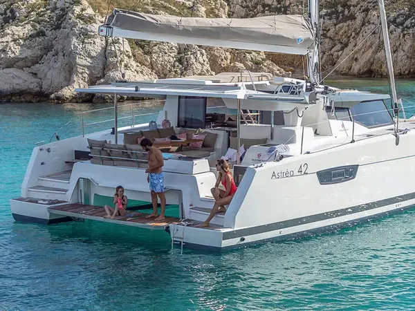 Bollinger - Fountaine Pajot Astrea 42