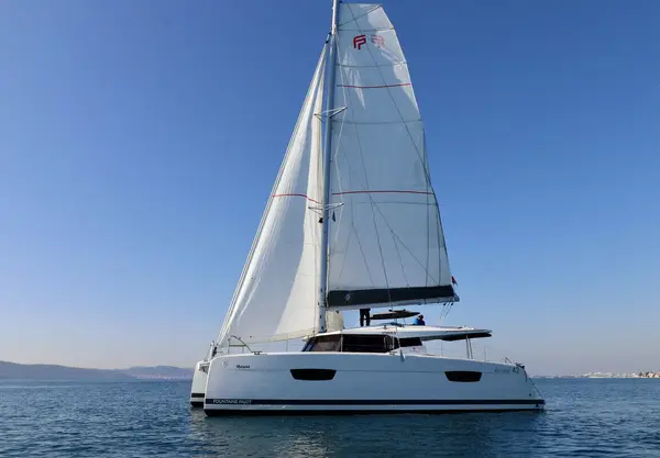 Mouse - Fountaine Pajot Astrea 42