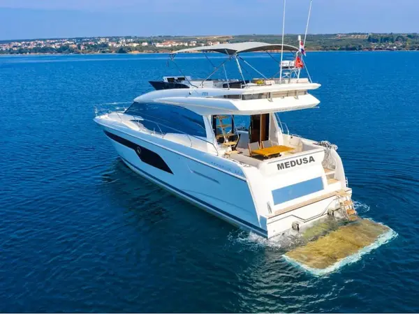 Medusa - Prestige 520 Flybridge