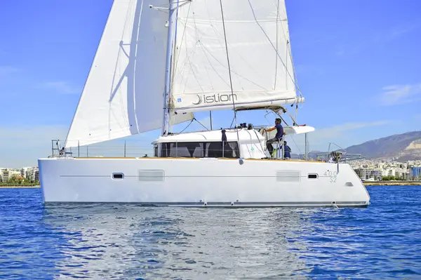 Vicky - Lagoon 400 S2