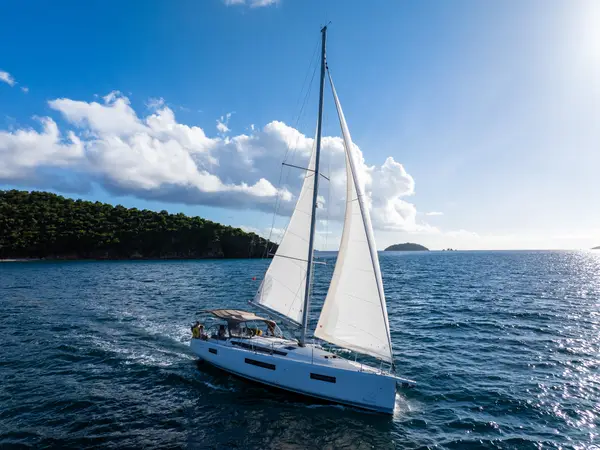 Air Guitar - Sun Odyssey 440