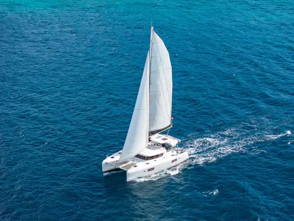 Arctic Fantasy II - Lagoon 42