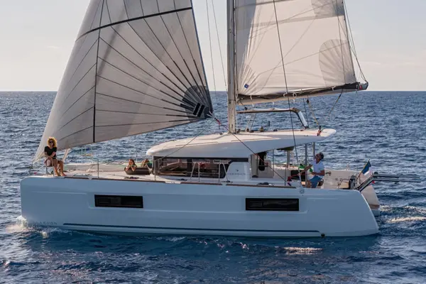 2016. (2023.) - Lagoon 400 S2