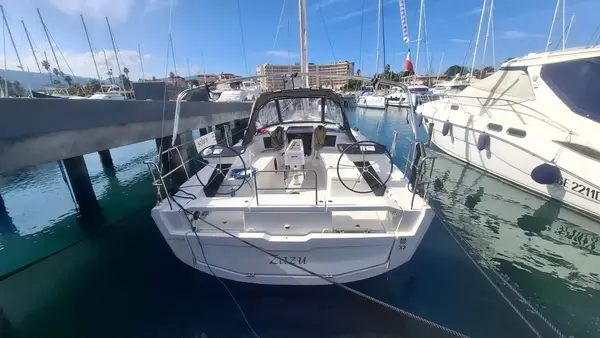 Zazu - Dufour 37