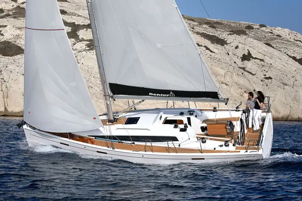 Redshift - Dehler 38