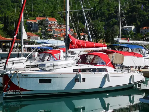 Teodora - Oceanis 38.1