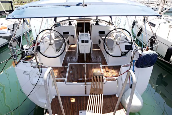 Elise af Sweden - Sun Odyssey 519