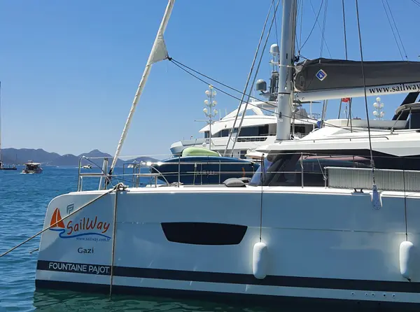 Gazi - Fountaine Pajot Isla 40