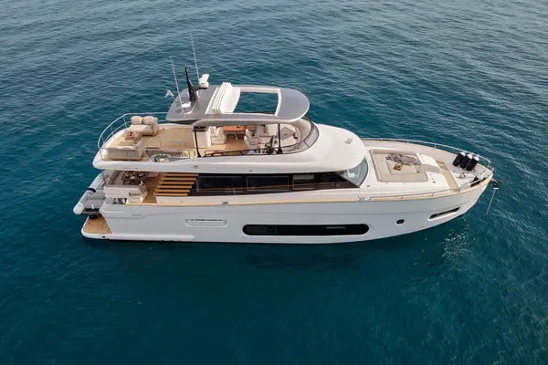 Princess M - Azimut Magellano 66