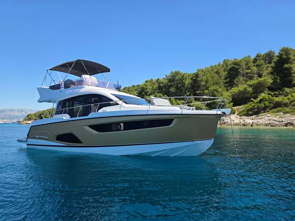 Tireless Too - Sealine F430