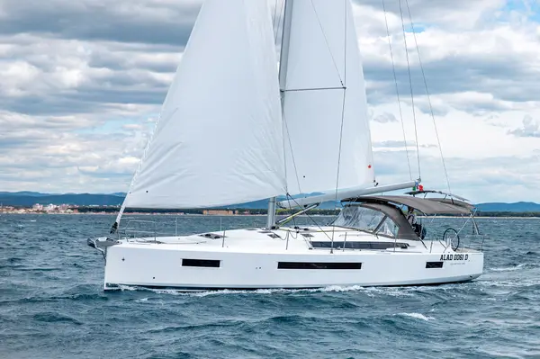 Mila - Sun Odyssey 490