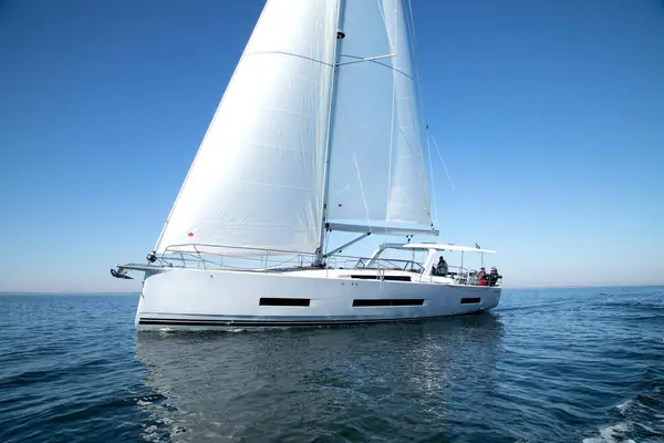 Art H - Hanse 590