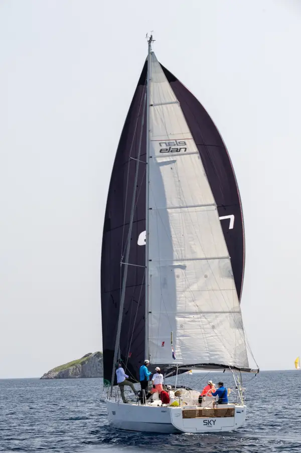 Sky - Elan E4