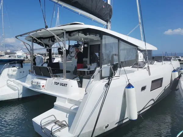 Top Light - Lagoon 42