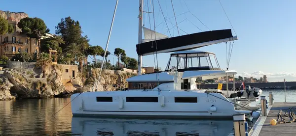 Euphoria IV - Lagoon 51